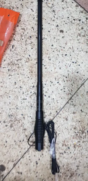 Hillux Revo Black Antenna