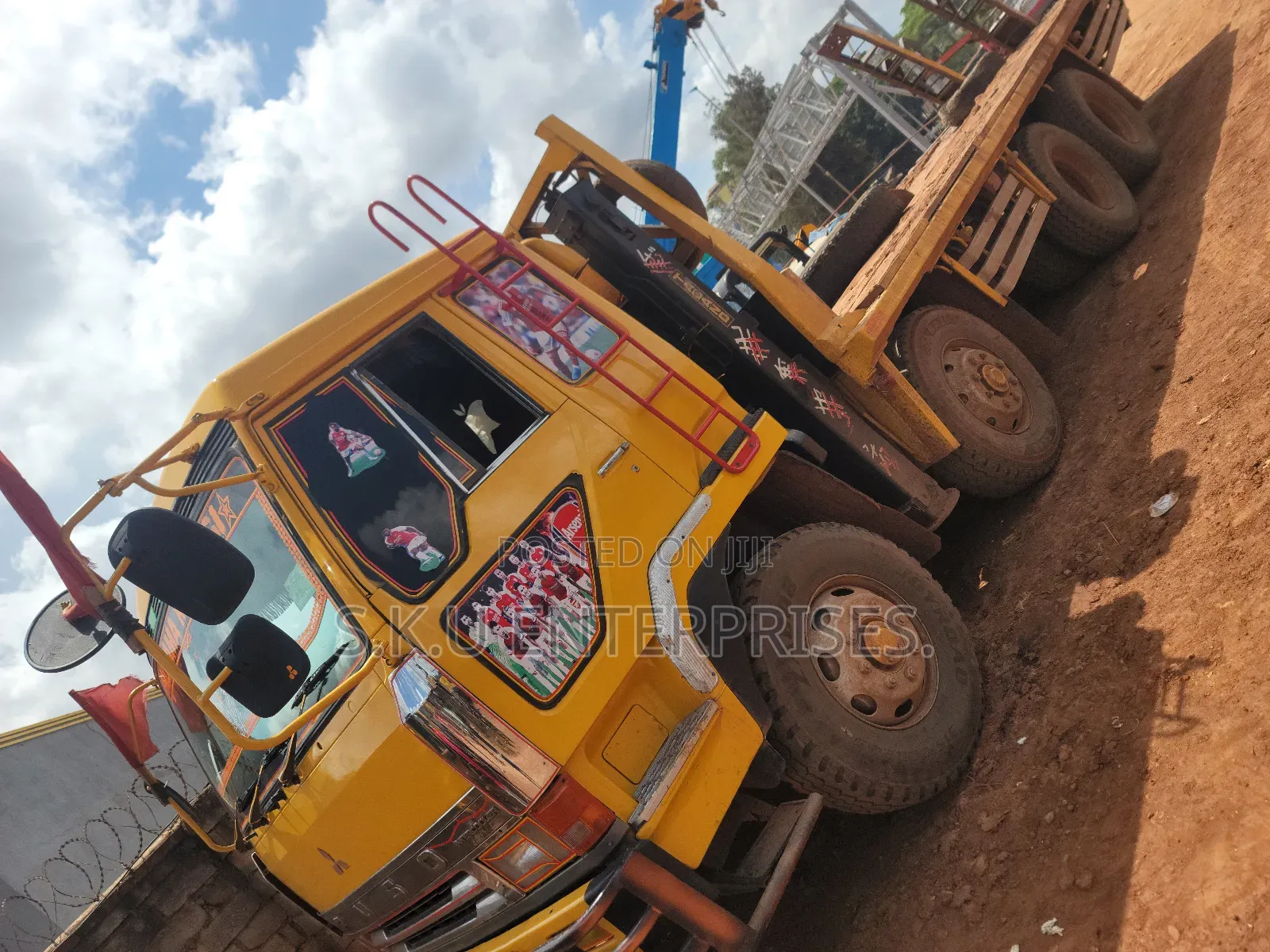 Low Bed Heavy Machinery Carrier for Rent/Hire.