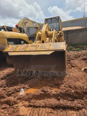 Chain Loader for Rent/Hire