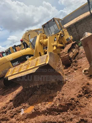 Chain Loader for Rent/Hire
