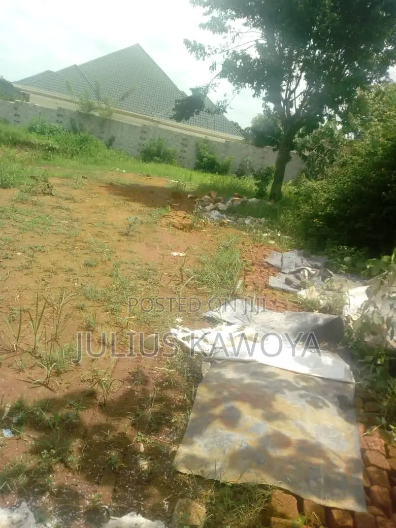 Plot 100ftx100ft (25decimals)