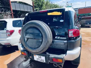 Toyota FJ Cruiser 2010 Black