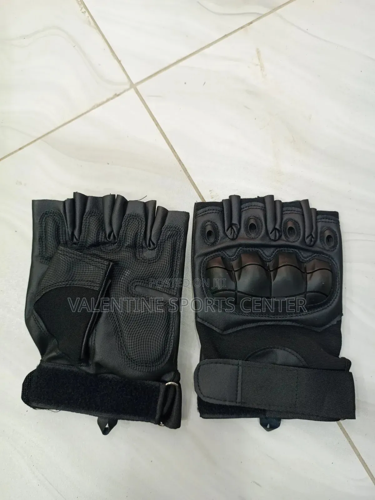 Black Colour Gym Gloves