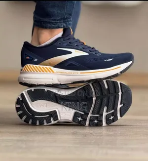 Brooks Adrenaline GTS Sneakers