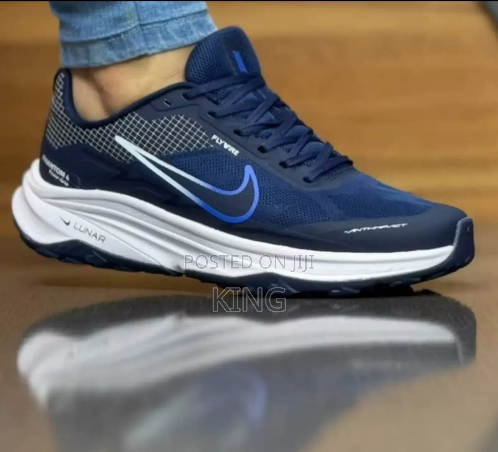 Nike Flywire Phantom 4 Runners