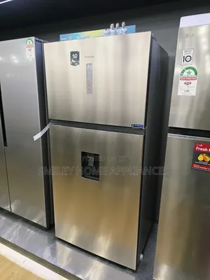 599ltrs Hisense Double Door Refrigerator With a Dispenser