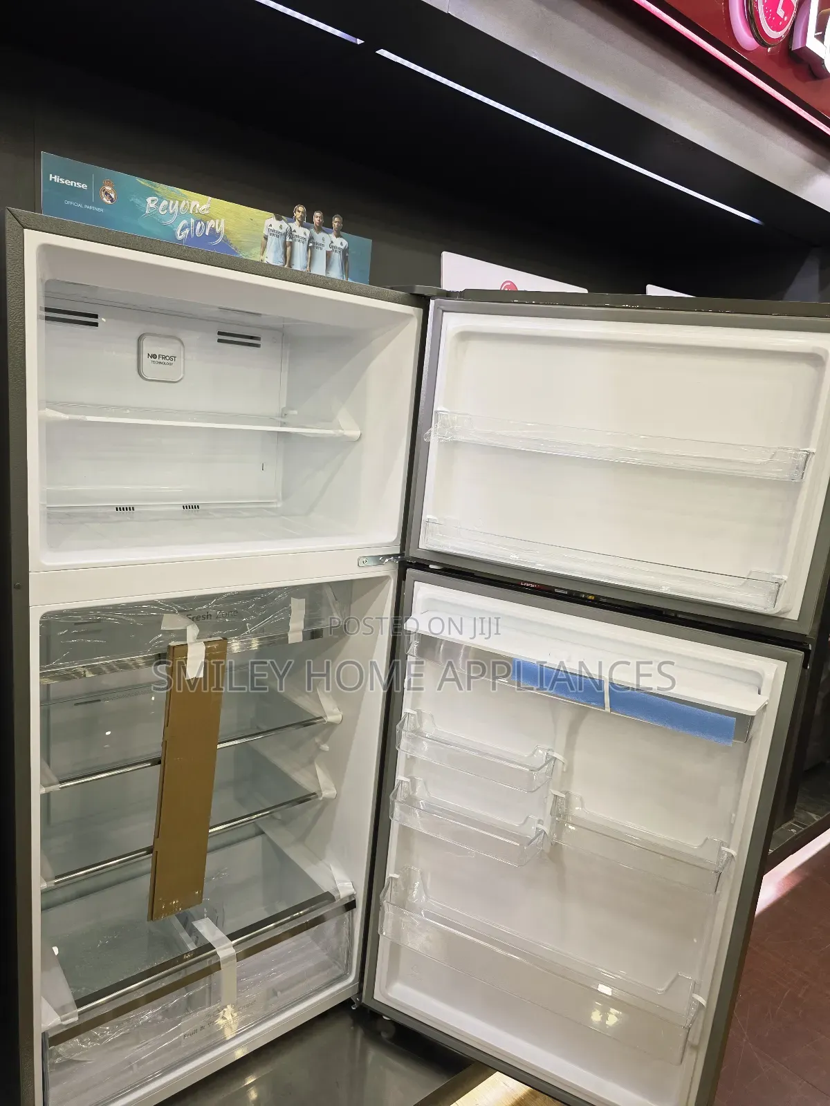 599ltrs Hisense Double Door Refrigerator With a Dispenser