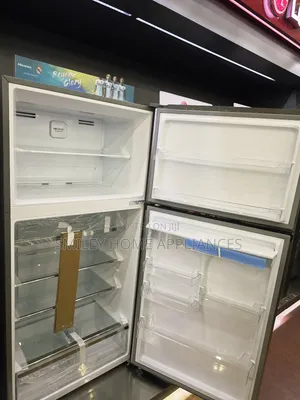 599ltrs Hisense Double Door Refrigerator With a Dispenser