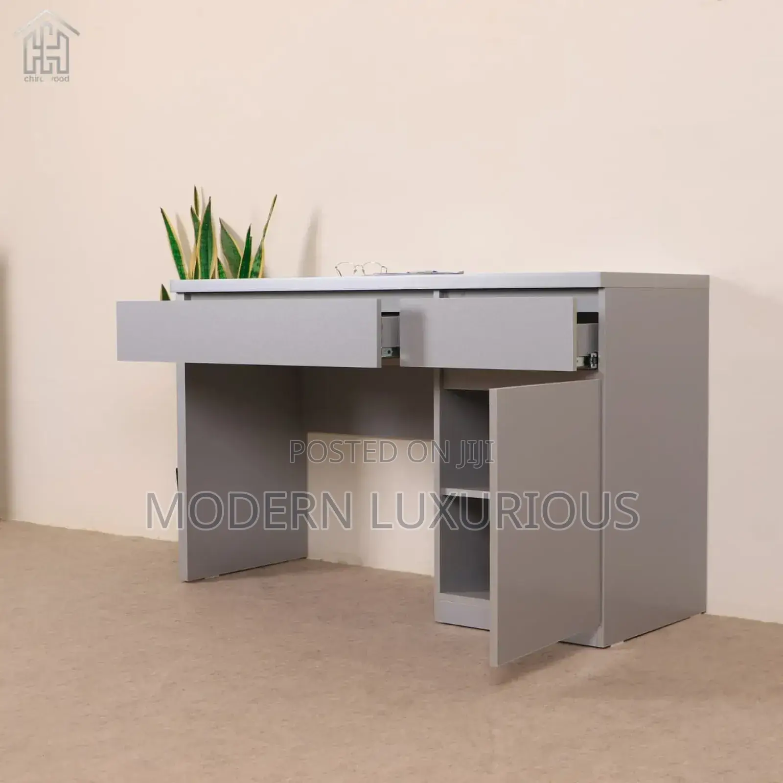 20 Inches Height./ Payments After /Delivery. Office Table/