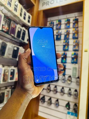 Photo - New Samsung Galaxy A05 64 GB Green