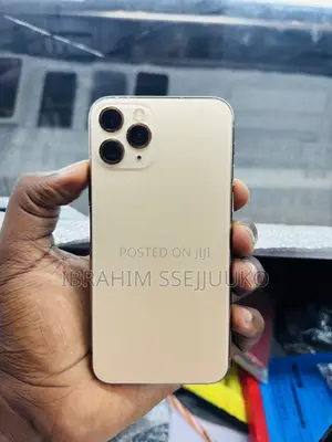 Photo - Apple iPhone 11 Pro 256 GB Gold