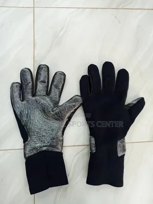 High Quality Goal Keeper Gloves