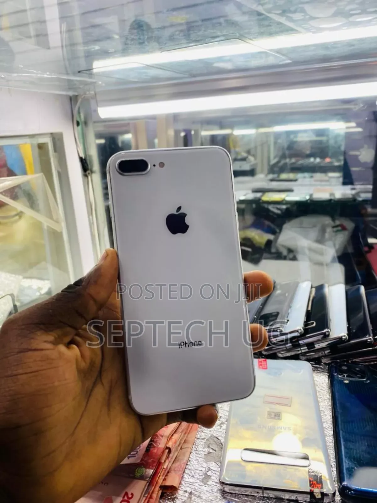New Apple iPhone 8 Plus 64 GB White