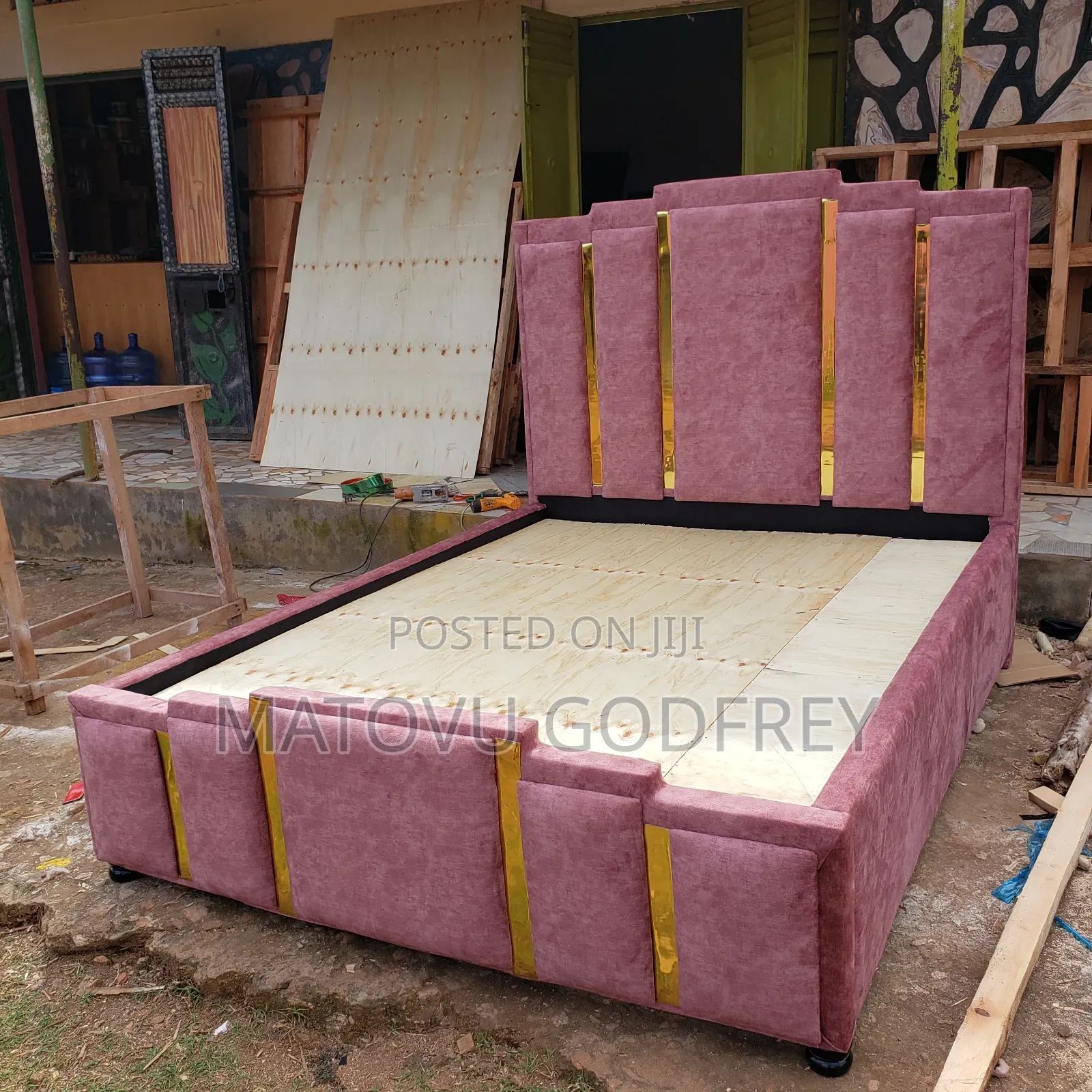 5×6 Cream Bed