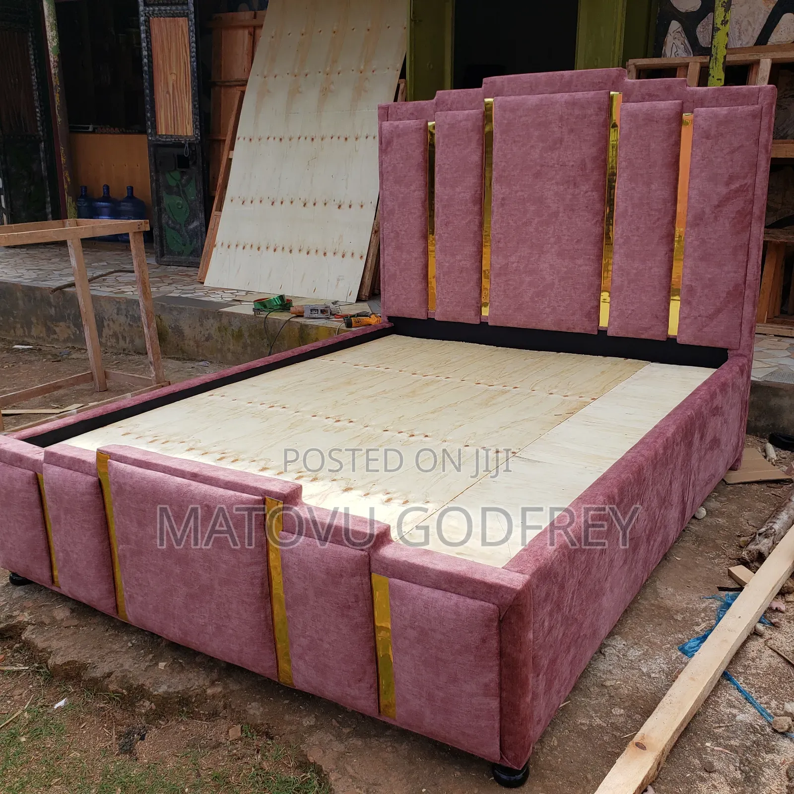 5×6 Cream Bed