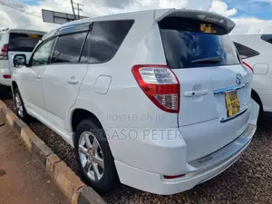 Toyota Vanguard 2008 White