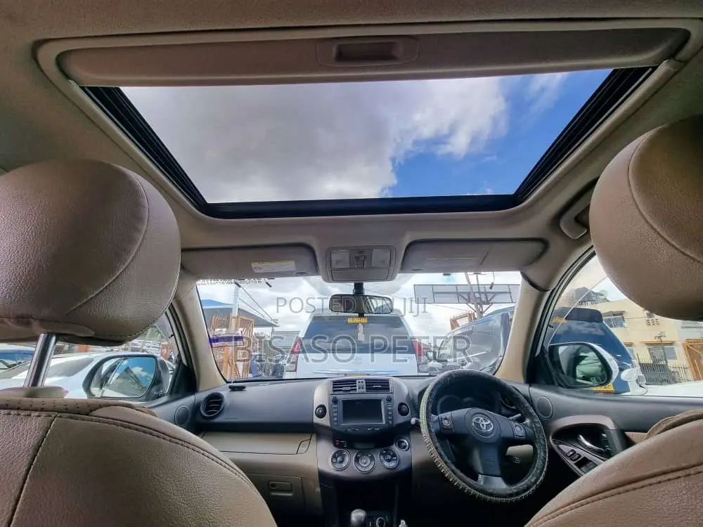 Toyota Vanguard 2008 White