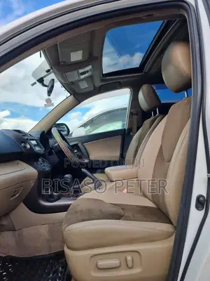 Toyota Vanguard 2008 White