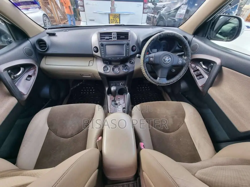 Toyota Vanguard 2008 White