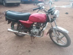 Bajaj Boxer 100 2016 Red