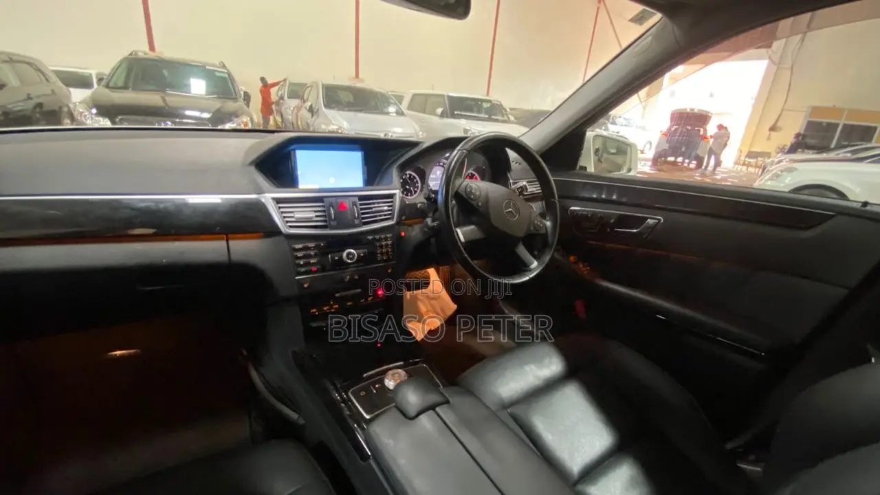 Mercedes-Benz E350 Base BlueTec Sedan (3.0L 6cyl 7A) 2012 White