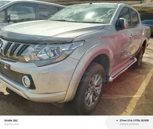 Mitsubishi L200 2018 Silver