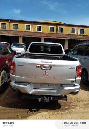 Mitsubishi L200 2018 Silver