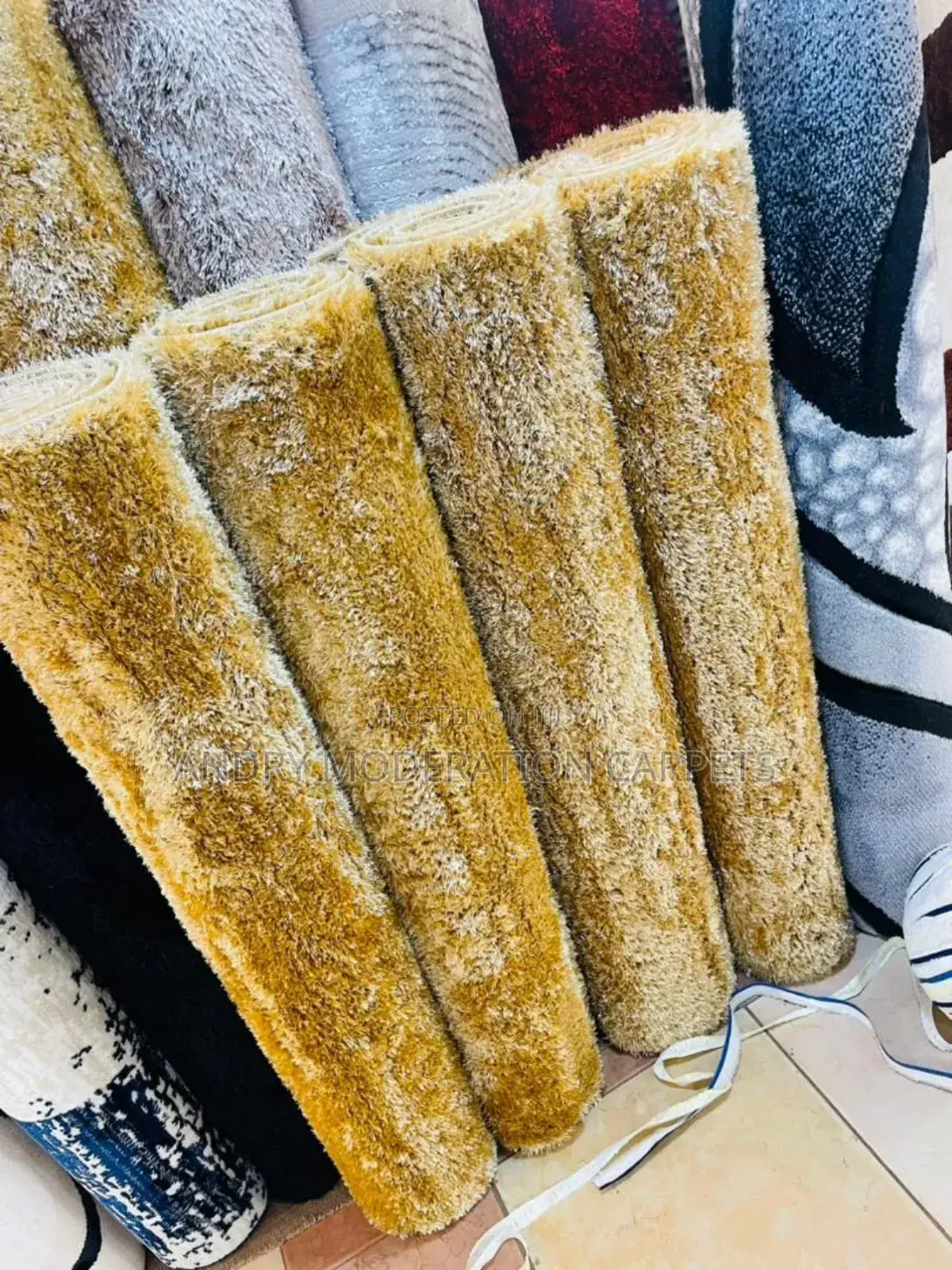 Fluffy Gold Center Rug