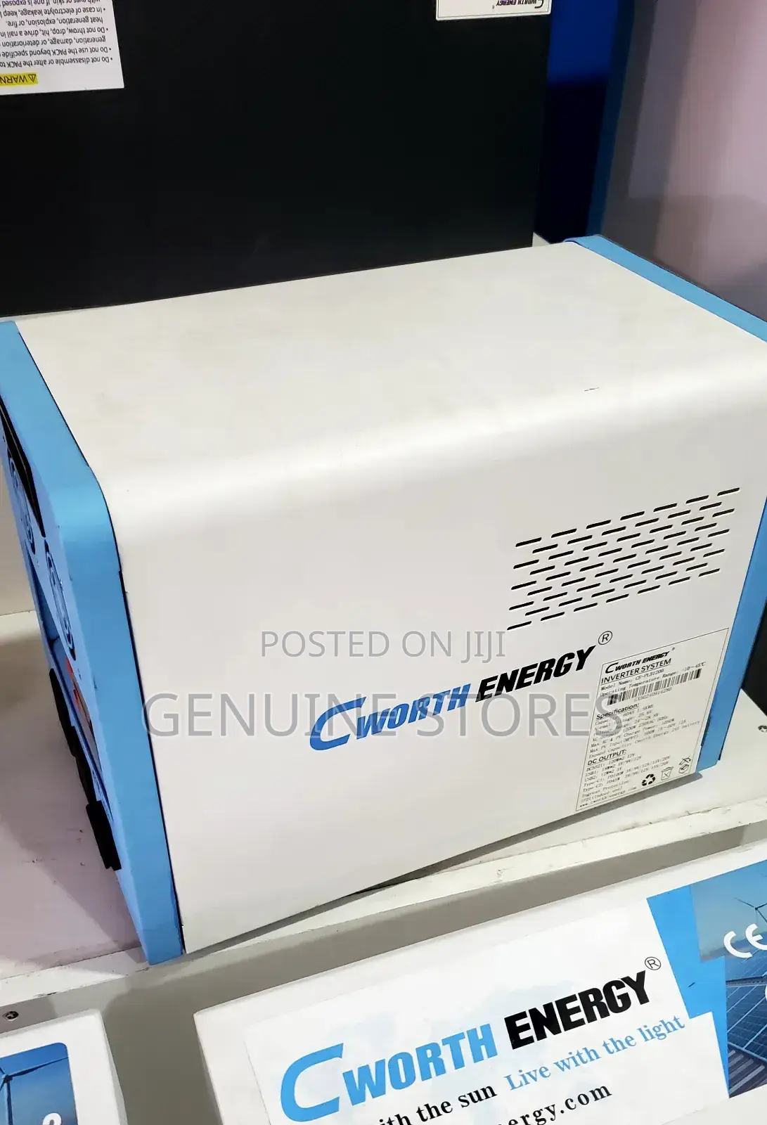 Rechargeable Solar Generator for 1500 Watts.
