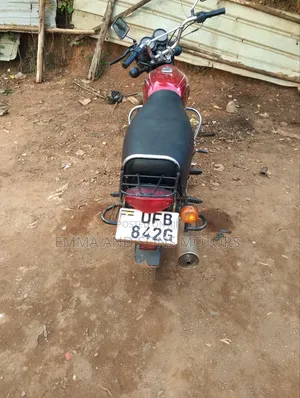 Bajaj Boxer 100 2022 Red