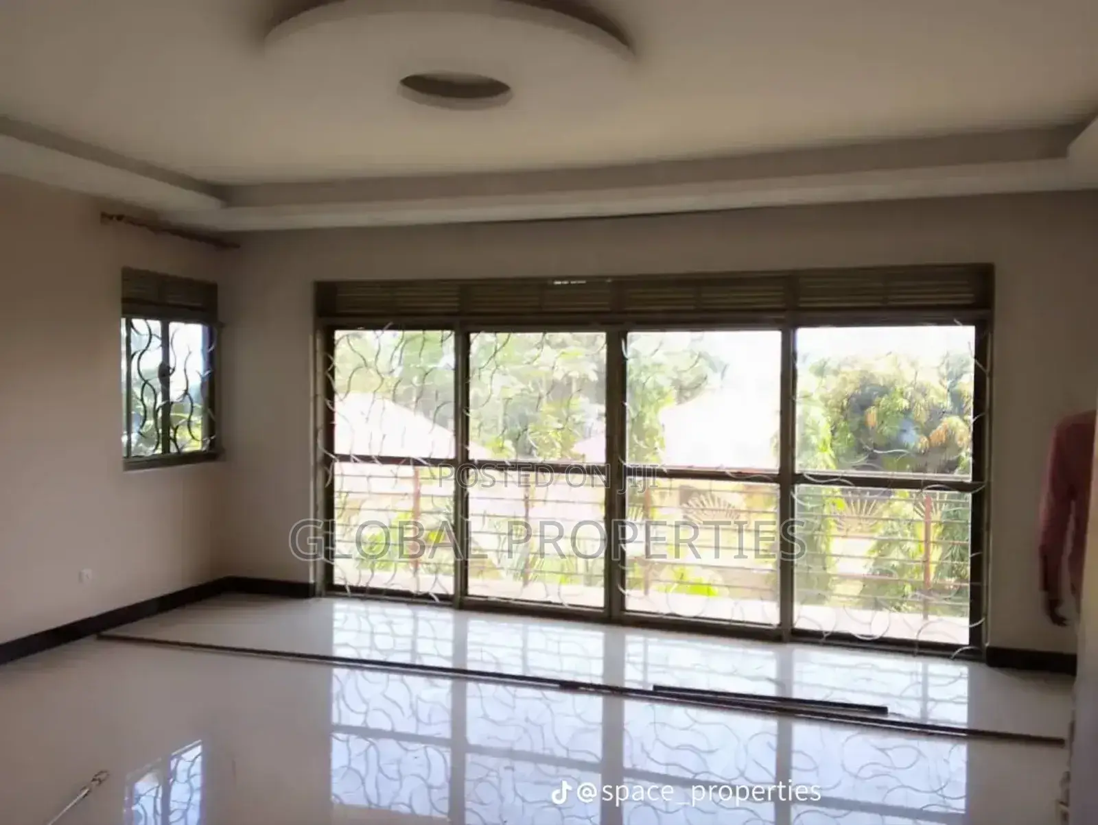2bdrm Apartment in Kyambongo Rd, Central Division for rent