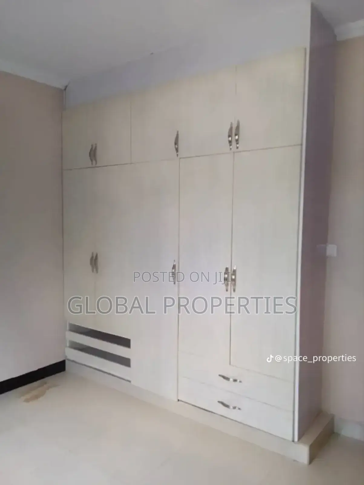 2bdrm Apartment in Kyambongo Rd, Central Division for rent