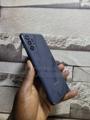 Photo - Samsung Galaxy A13 128 GB Black