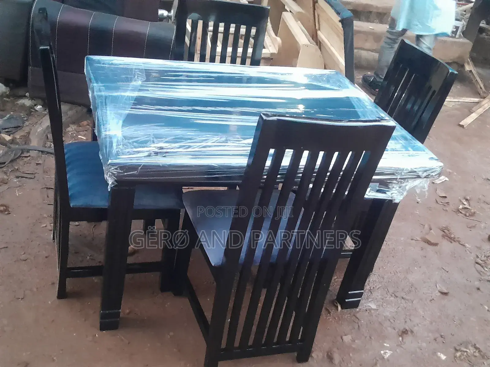 Crucial 4-Seater Dining