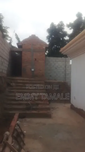 2bdrm House in Ssabagabo-Makindye for rent