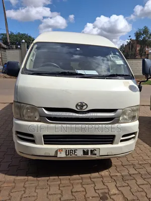 Photo - Toyota HiAce 2005 White