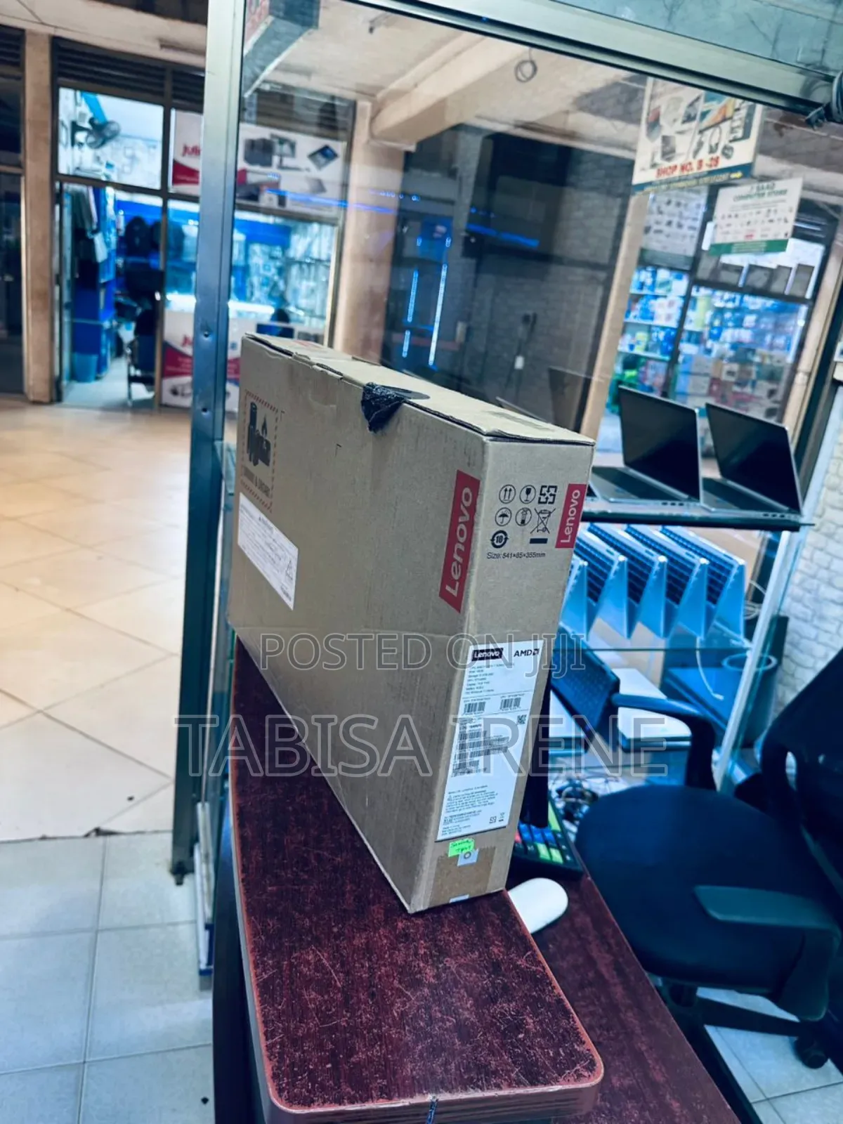 New Laptop Lenovo LOQ 15ARP9 16GB AMD Ryzen 7 SSD 512GB
