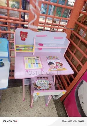 Kids Sturdy Reading Table/ Desk