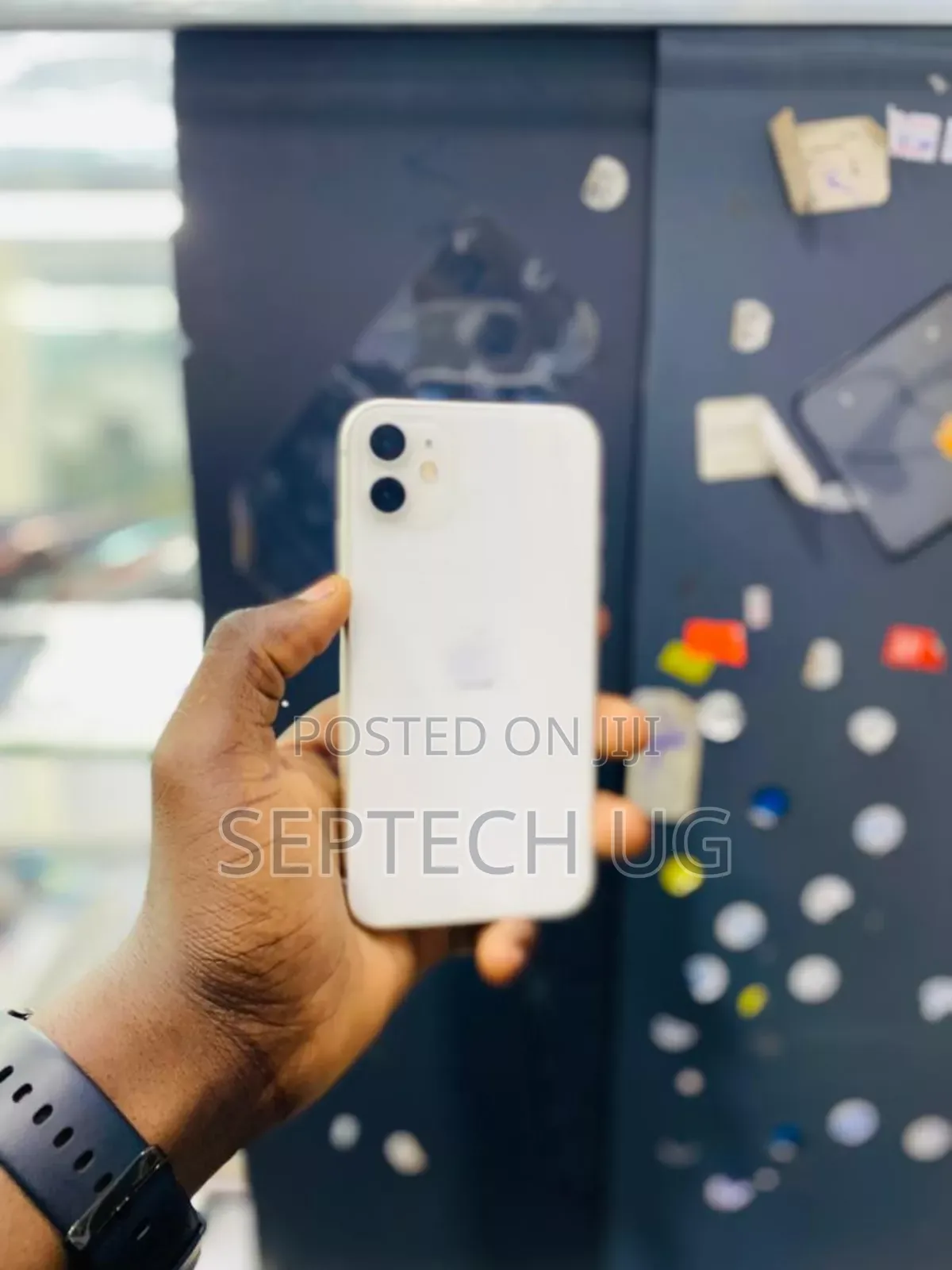 New Apple iPhone 11 64 GB White