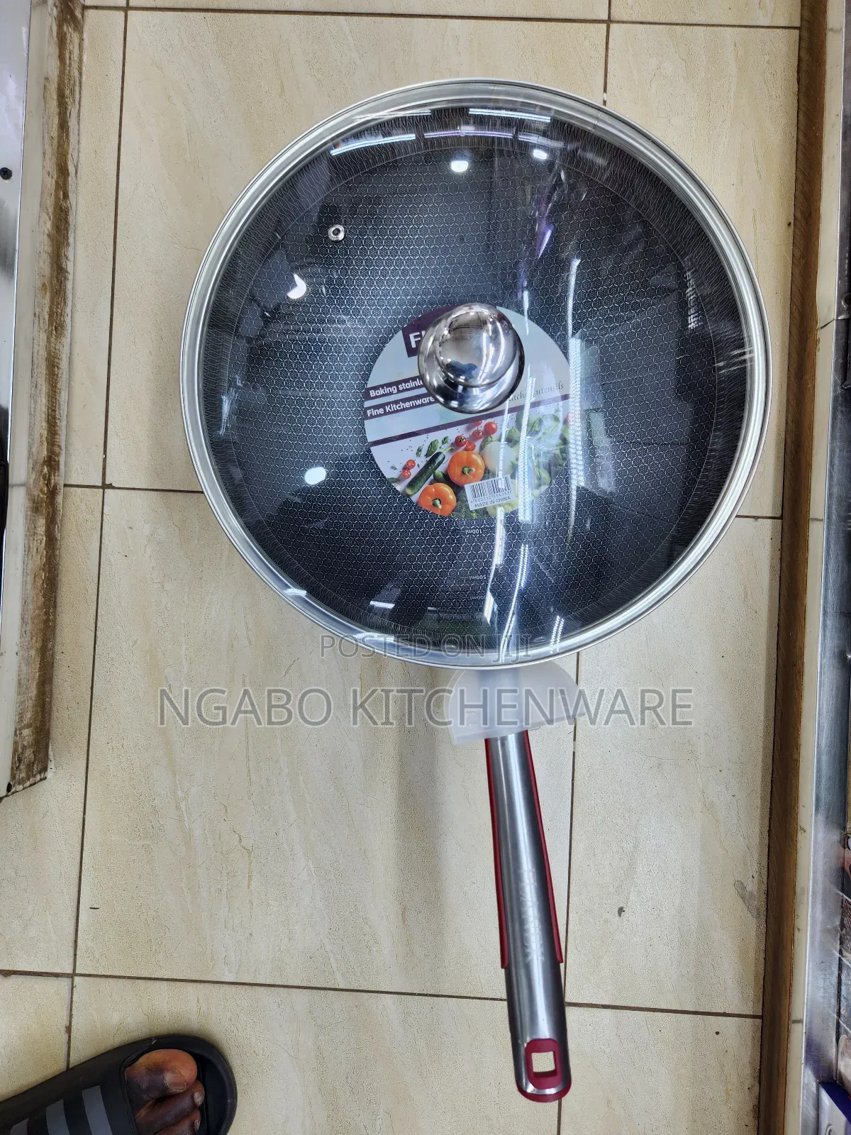 Frying Pan With Lid