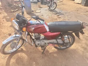 Bajaj Boxer 2019 Red