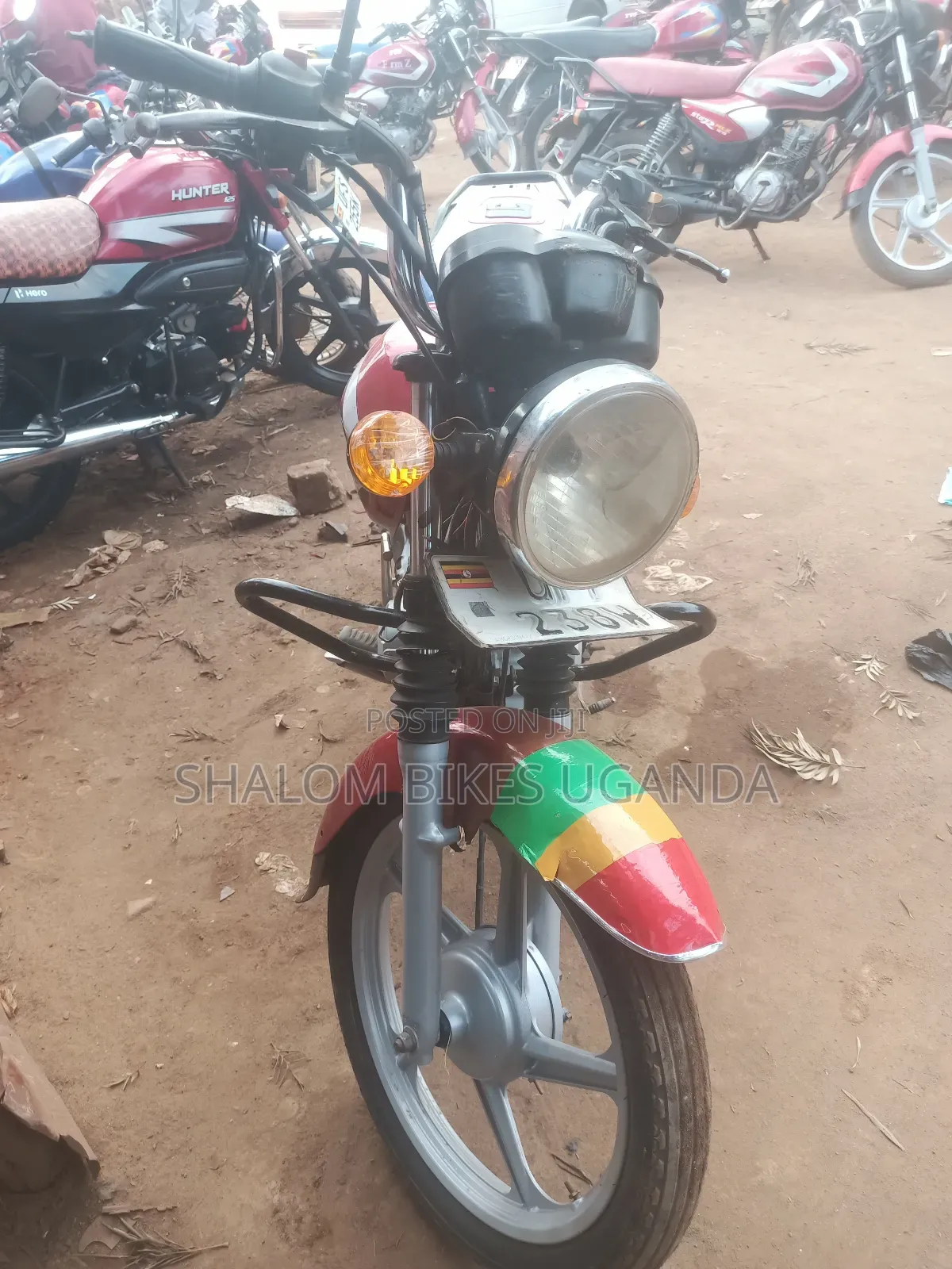 TVS HLX 125 2023 Red