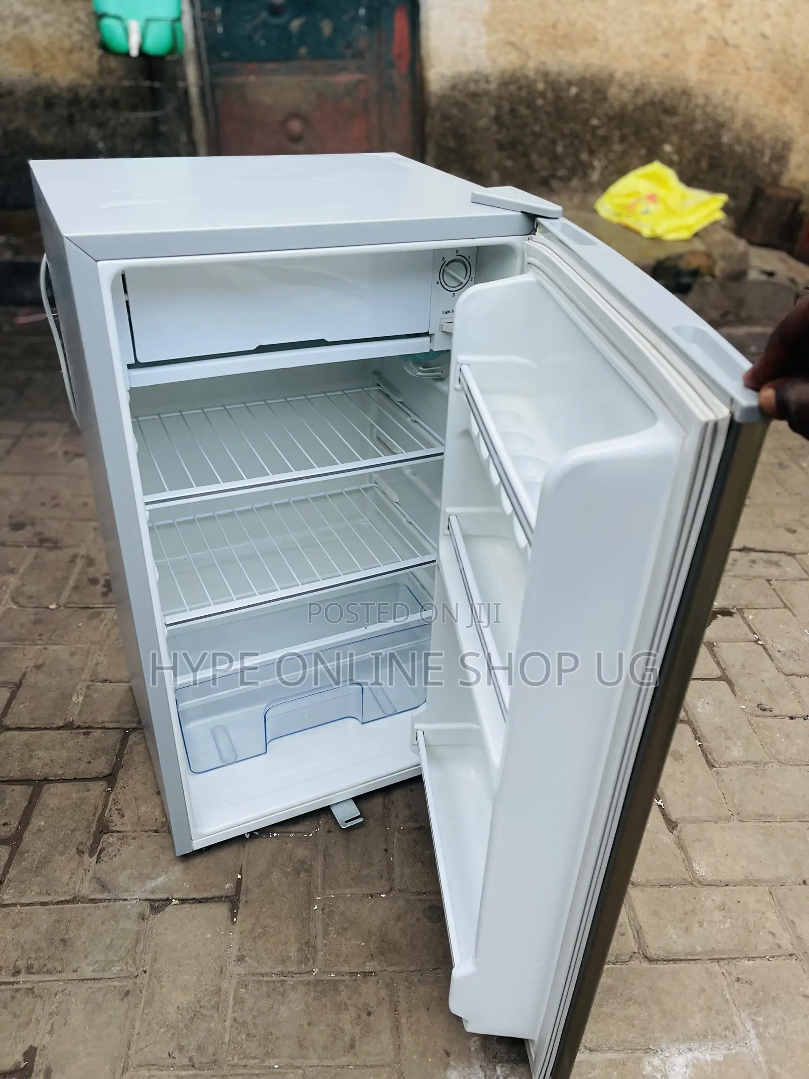 1month Used Adh Fridge 120l