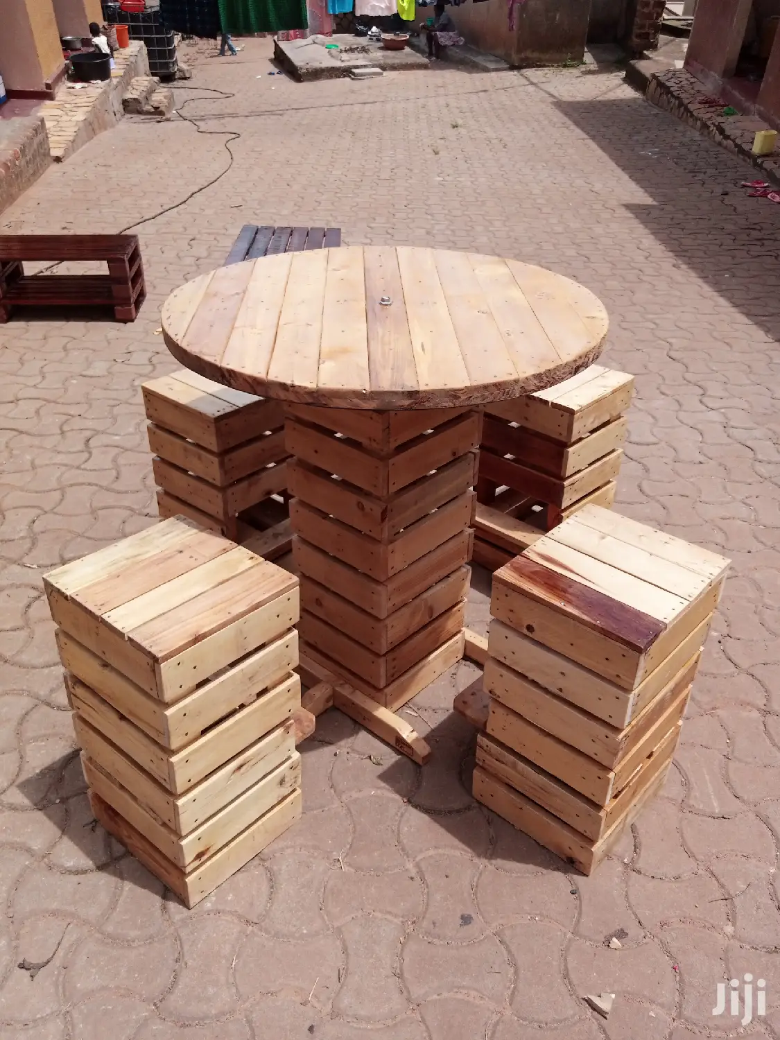 Pallet Design Bar Stools With Chairs
