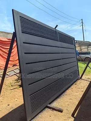 Slliding Gate
