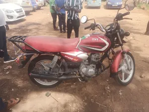 TVS HLX 125 2023 Red