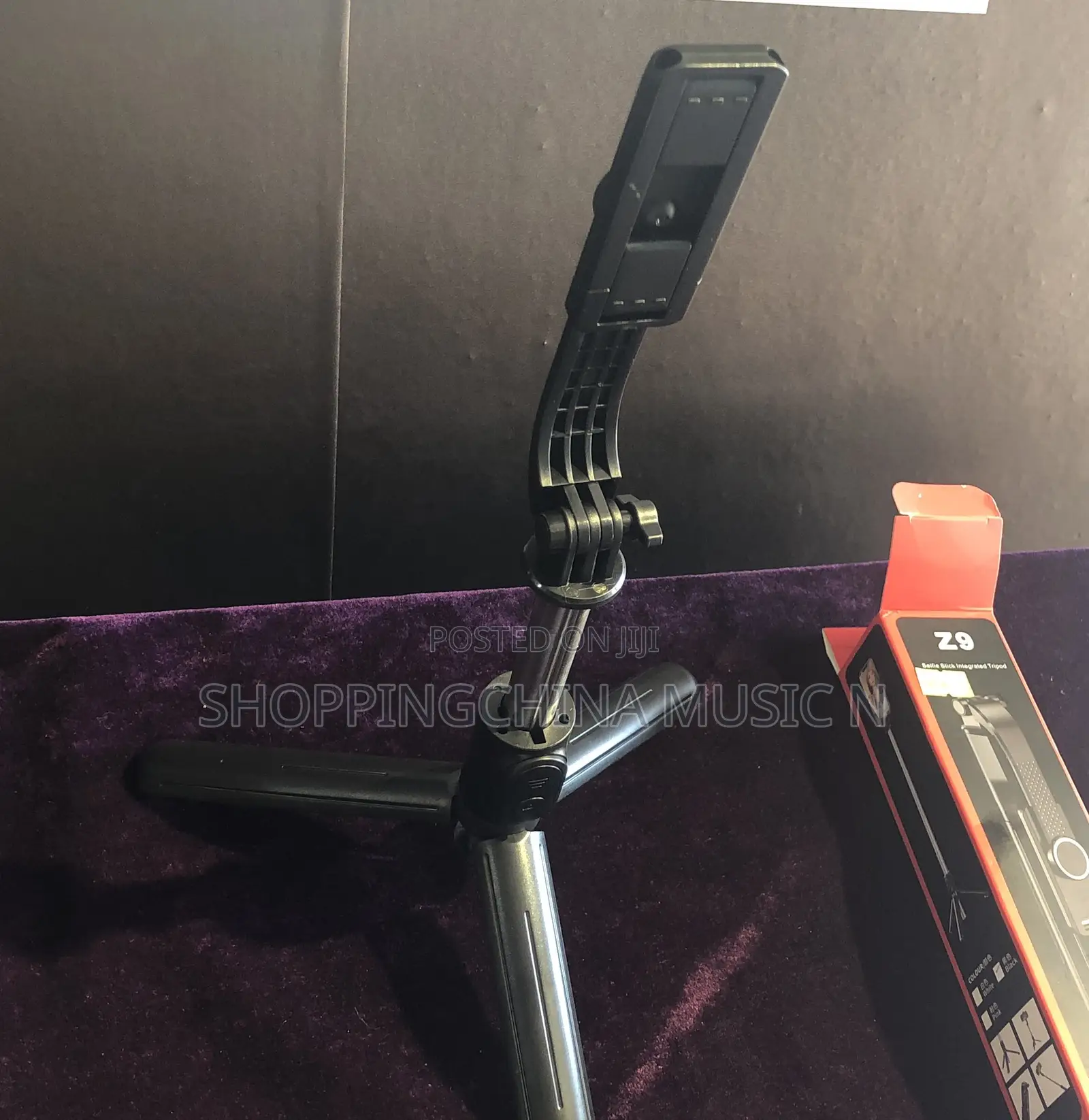 Selfie Stick Lntegrated Tripod