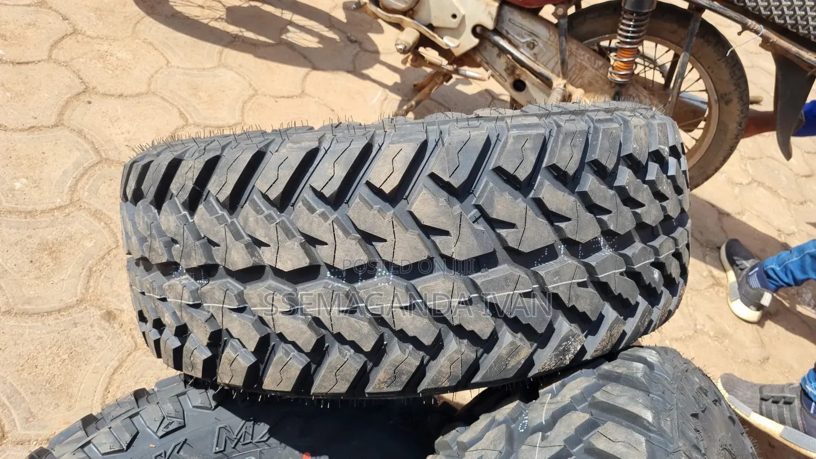 305/70r16 M/T Drak Tyres