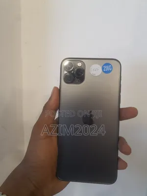 Photo - Apple iPhone 11 Pro Max 256 GB Silver