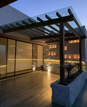 Glass Pagola